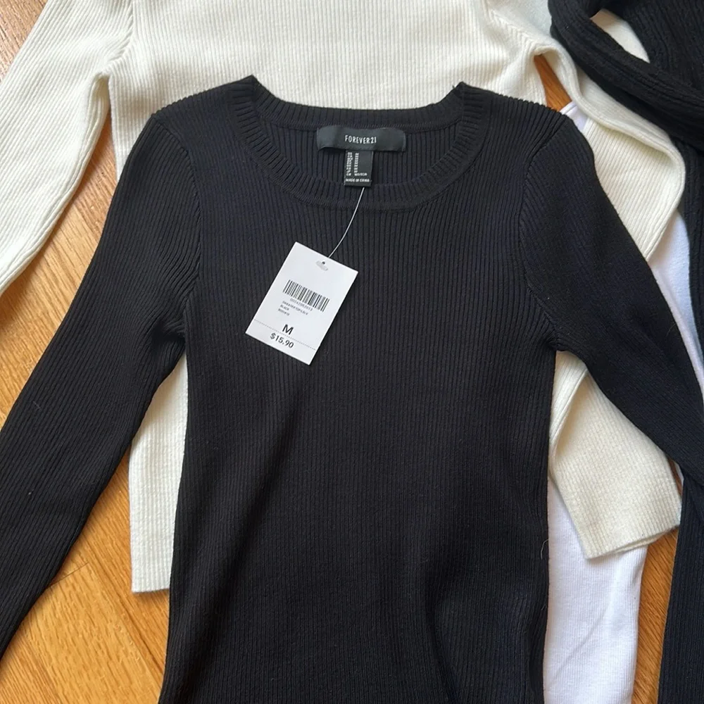 Forever 21 - Lot of 4 Knit Tops & Bodysuit NWT Size Medium - Picture 3 of 6